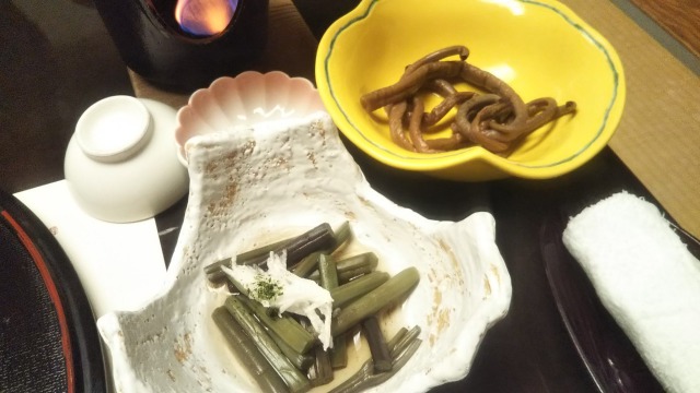 嵐渓荘の食事(小鉢と煮物)