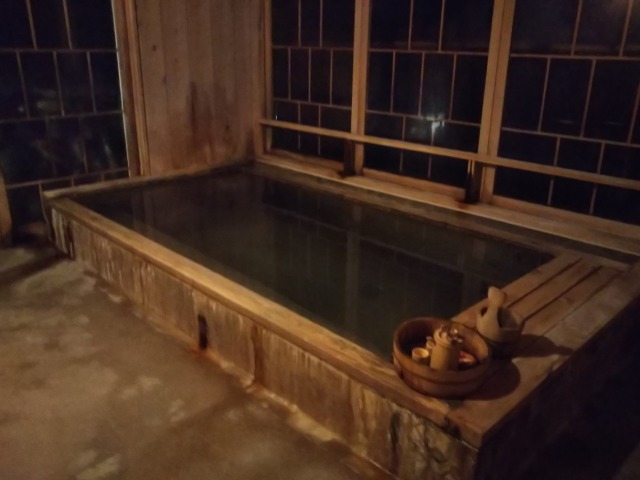 嵐渓荘の貸切風呂(石湯)