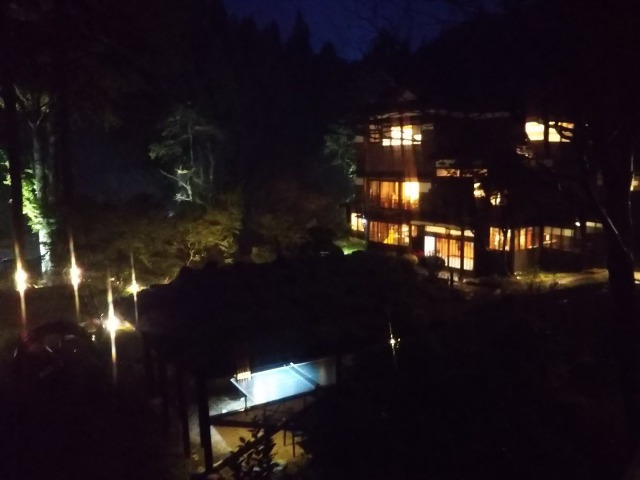 夜の嵐渓荘